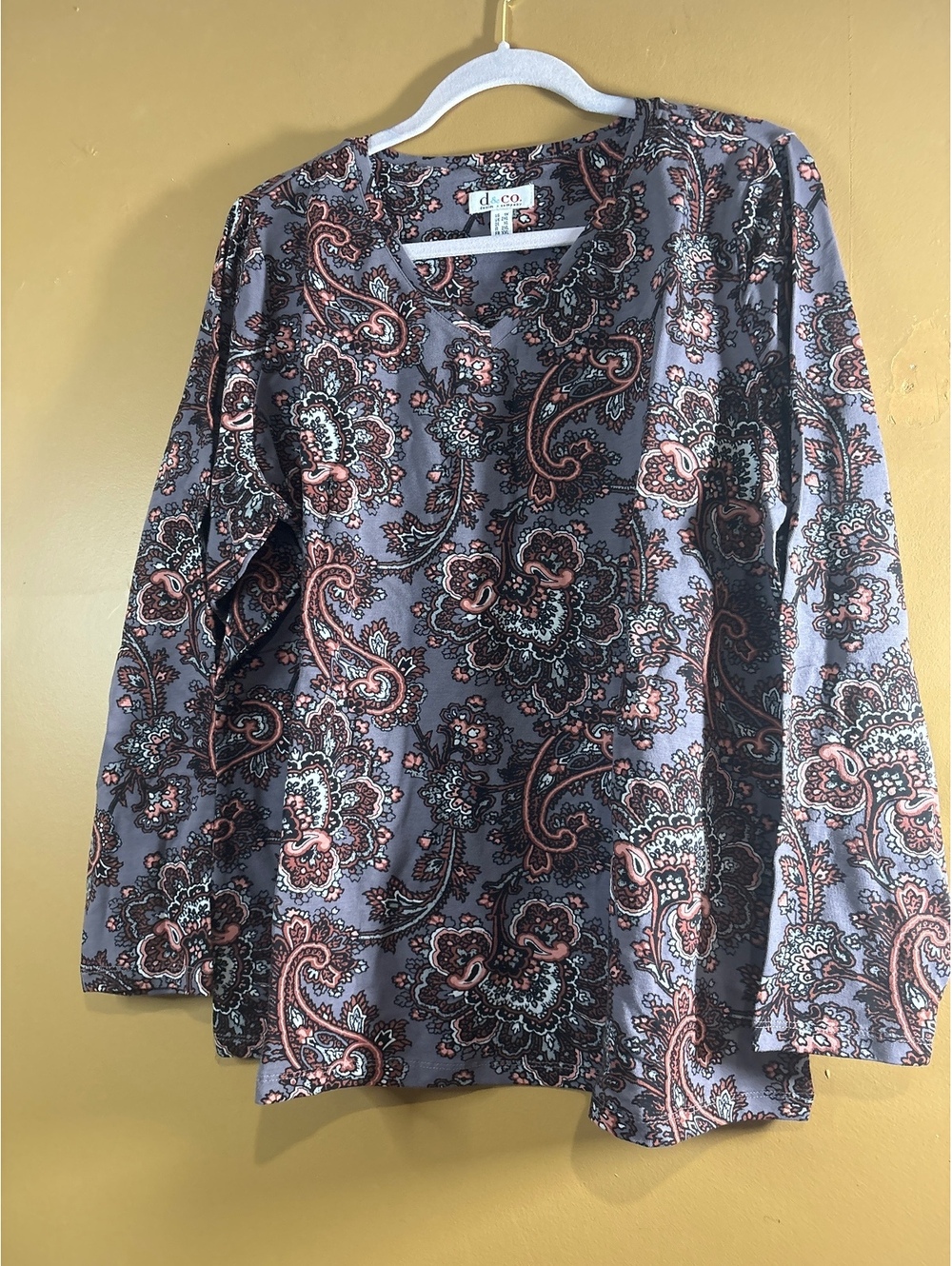 HC1193. d&co. Women's Long Sleeve Paisley Print Shirt Size 1X